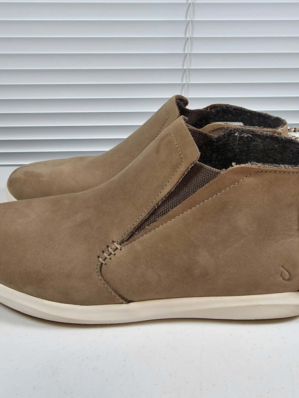 OLUKAI HAWAI'ILOA MANU HOPE BOOTIES SLIP ON TAN LEATHER BOOTS WOMEN SIZE 10